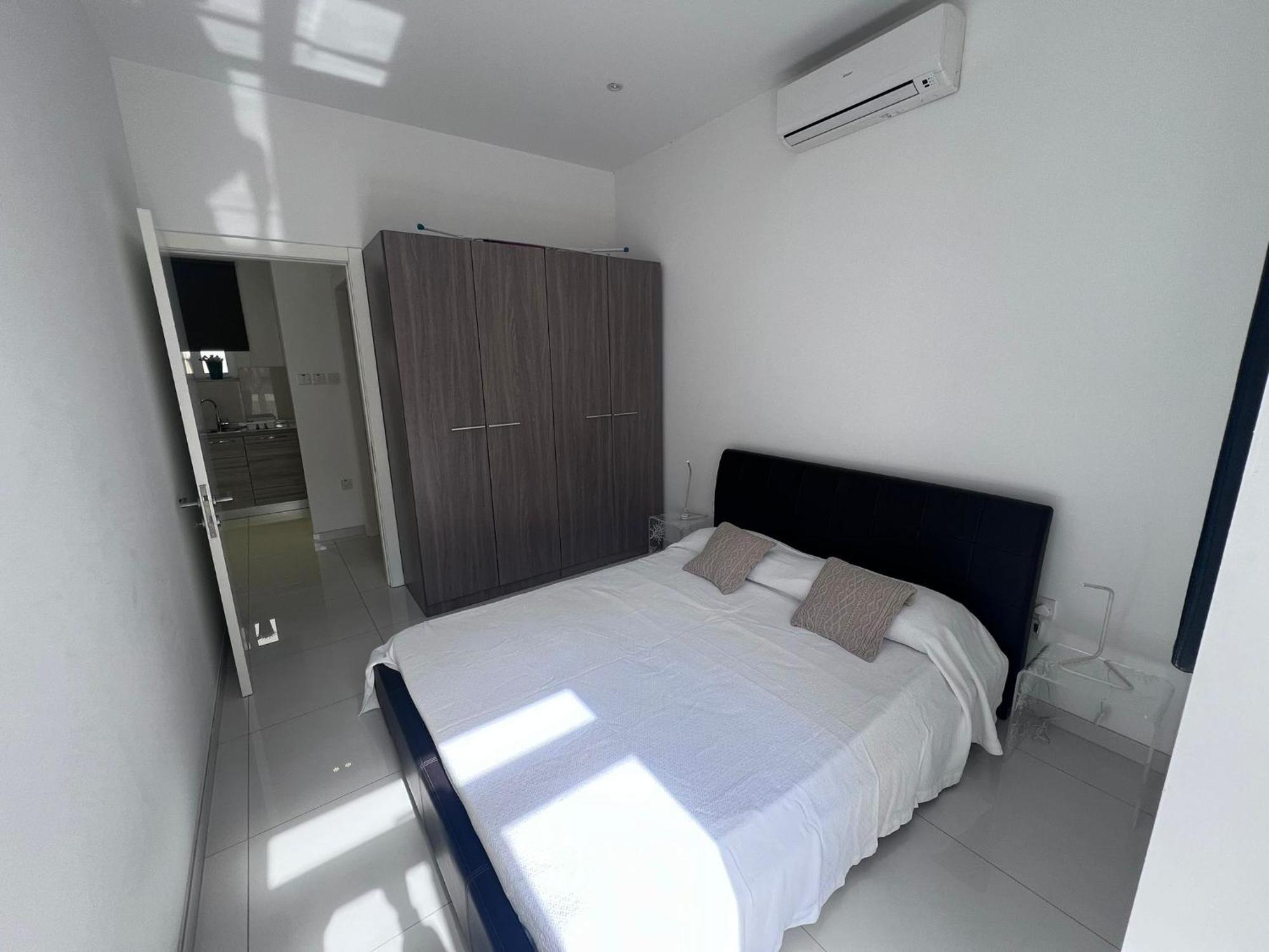 Sunny One Bedroom Apartment In Old Bakery Street Valletta Exterior photo